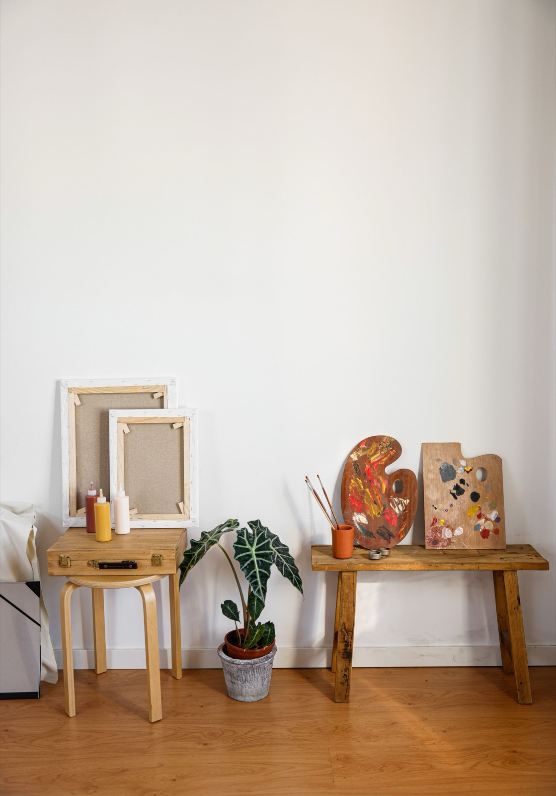 Inside on the wall of a studio corner, to-scale simulation